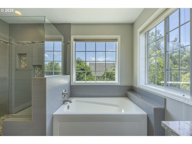 3394 HAMPTON Way, Eugene, OR 97401