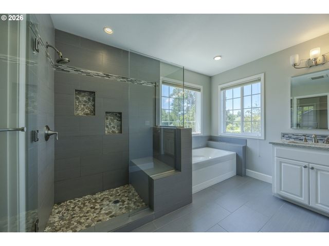3394 HAMPTON Way, Eugene, OR 97401