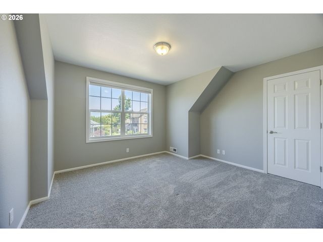 3394 HAMPTON Way, Eugene, OR 97401