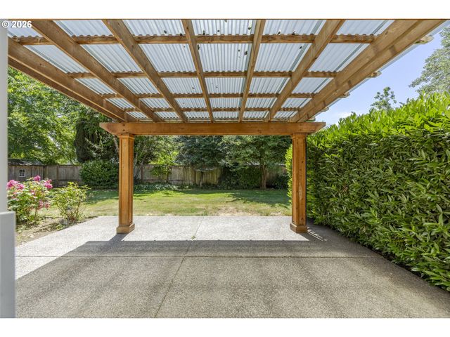 3394 HAMPTON Way, Eugene, OR 97401