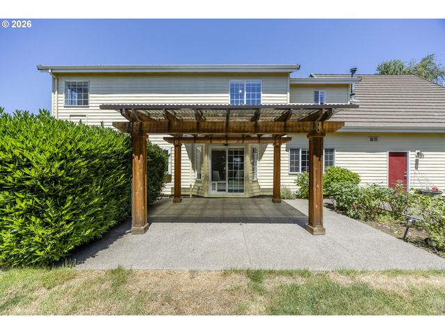 3394 HAMPTON Way, Eugene, OR 97401