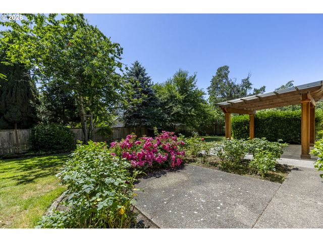 3394 HAMPTON Way, Eugene, OR 97401