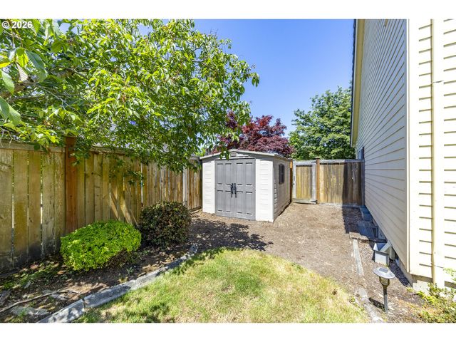 3394 HAMPTON Way, Eugene, OR 97401