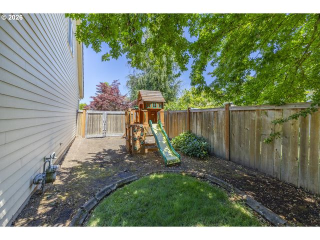 3394 HAMPTON Way, Eugene, OR 97401