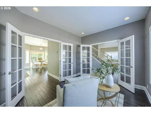 3394 HAMPTON Way, Eugene, OR 97401