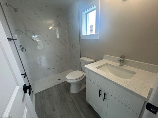 3804 NE 9th PL, Cape Coral, FL 33909
