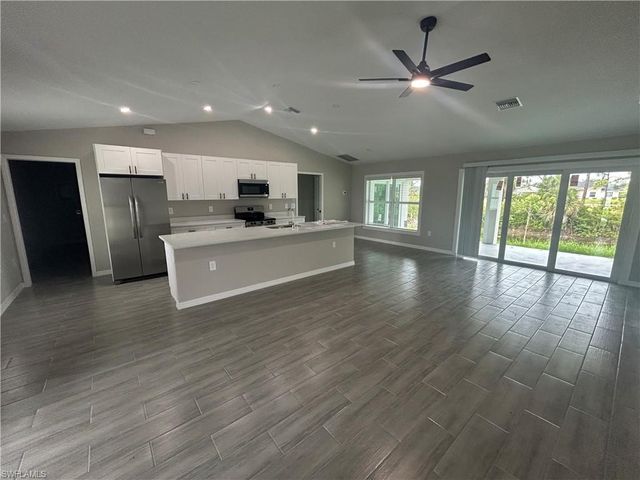 3804 NE 9th PL, Cape Coral, FL 33909