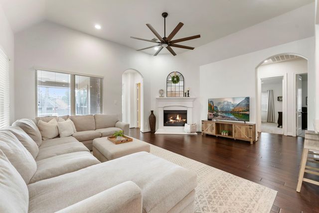 124 Angie Lane, Montgomery, TX 77316