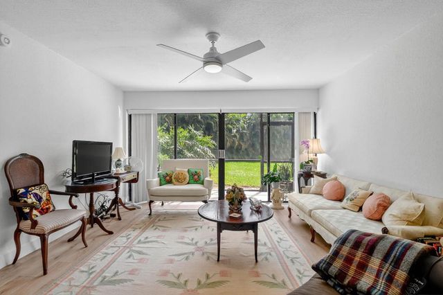 3050 Presidential Way 106, West Palm Beach, FL 33401