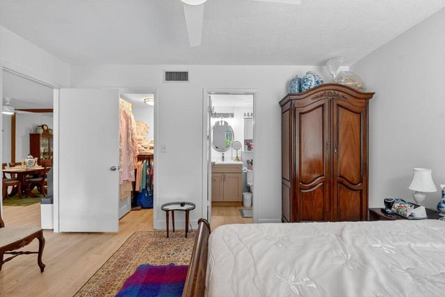 3050 Presidential Way 106, West Palm Beach, FL 33401