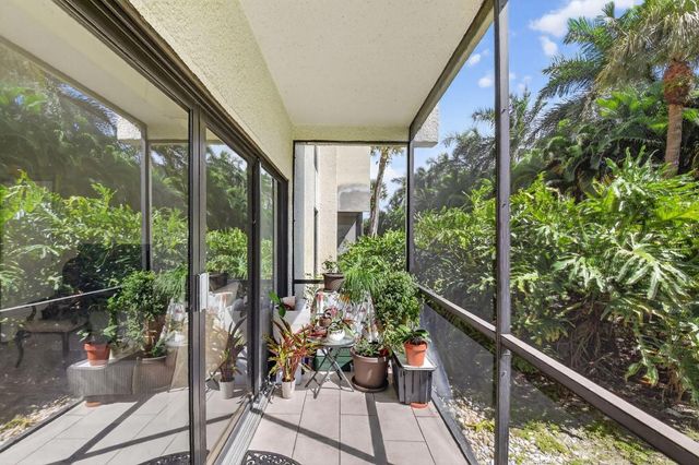 3050 Presidential Way 106, West Palm Beach, FL 33401