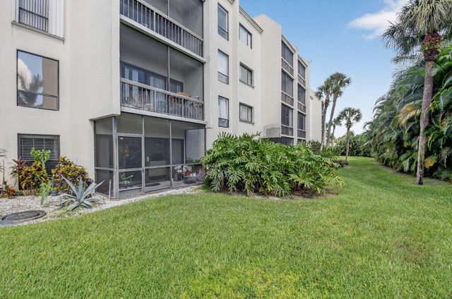 3050 Presidential Way 106, West Palm Beach, FL 33401