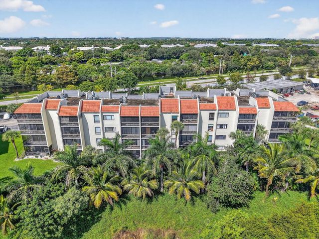 3050 Presidential Way 106, West Palm Beach, FL 33401