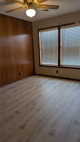 822 W John Wright Lane, Mountainburg, AR 72946