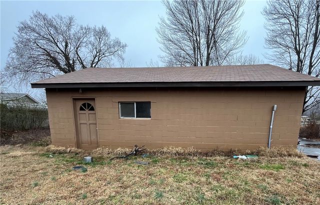 822 W John Wright Lane, Mountainburg, AR 72946