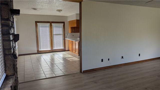 822 W John Wright Lane, Mountainburg, AR 72946