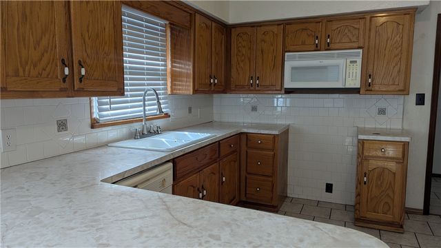 822 W John Wright Lane, Mountainburg, AR 72946