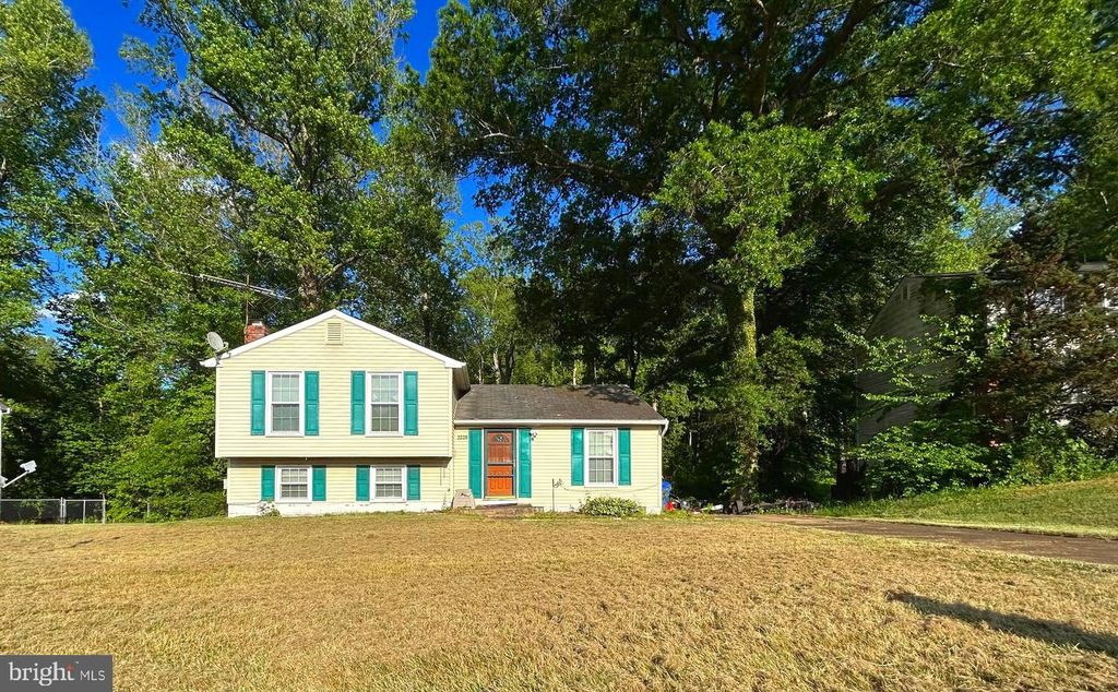 2228 BRIDLE PATH DR, Waldorf, MD 20601