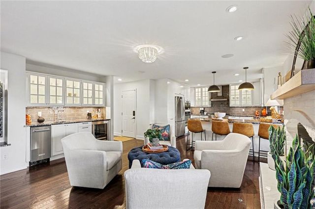 410 W 130th Terrace, Kansas City, MO 64145