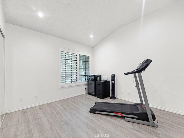 11350 Foothill Boulevard 15, Sylmar, CA 91342