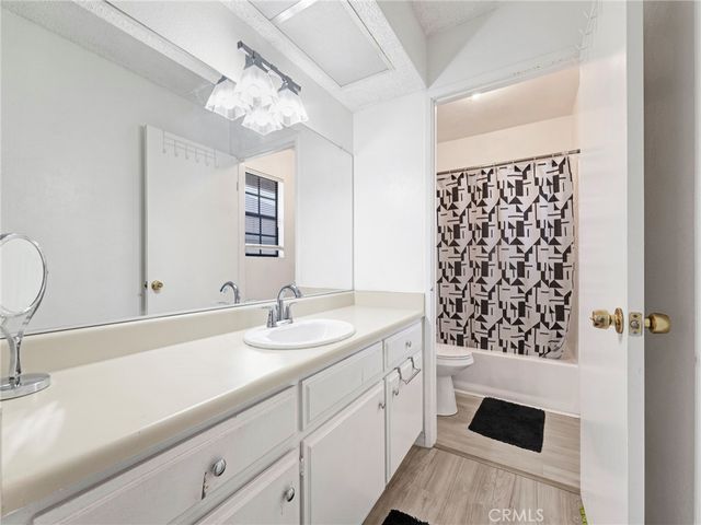 11350 Foothill Boulevard 15, Sylmar, CA 91342