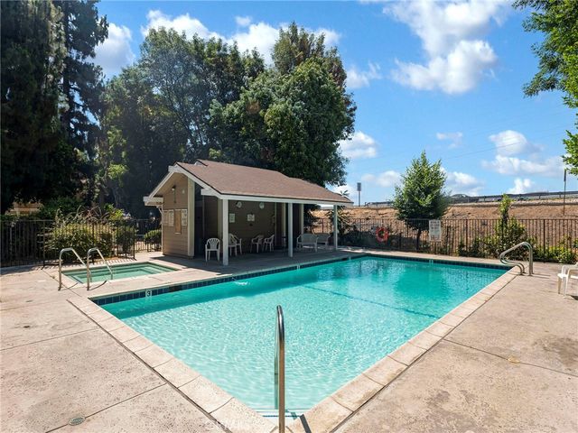 11350 Foothill Boulevard 15, Sylmar, CA 91342