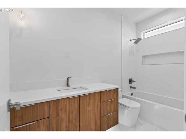 630 Se 35th St, Battle Ground, WA 98604