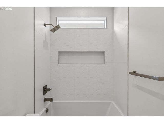 630 Se 35th St, Battle Ground, WA 98604