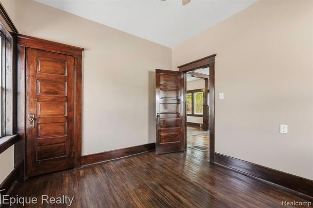 1418 8th Street, Port Huron, MI 48060