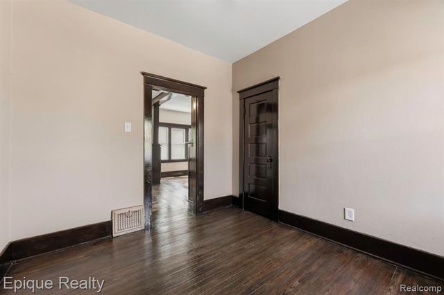 1418 8th Street, Port Huron, MI 48060