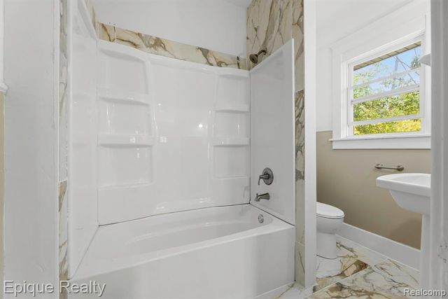 1418 8th Street, Port Huron, MI 48060