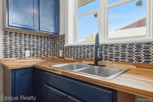 1418 8th Street, Port Huron, MI 48060