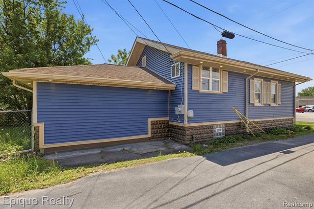 1418 8th Street, Port Huron, MI 48060