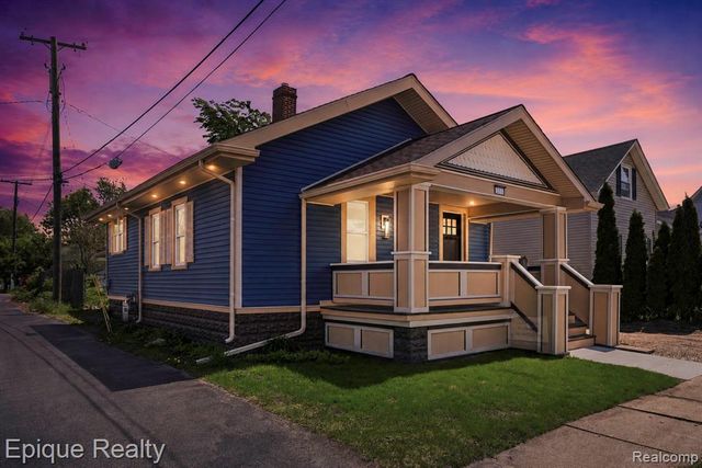 1418 8th Street, Port Huron, MI 48060