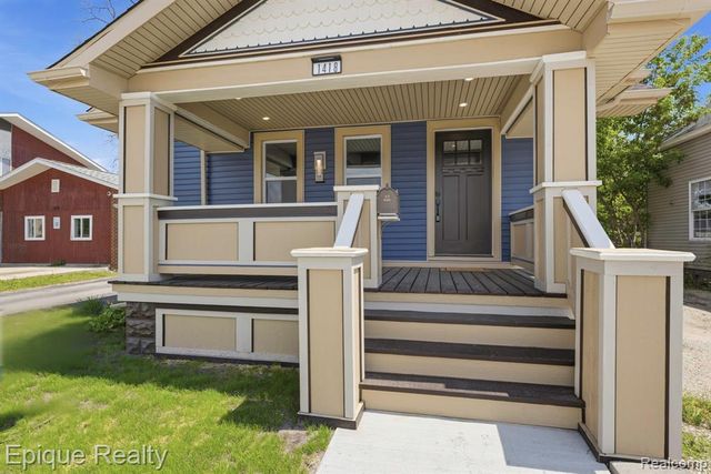 1418 8th Street, Port Huron, MI 48060