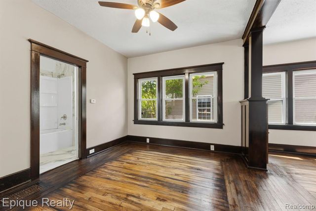 1418 8th Street, Port Huron, MI 48060