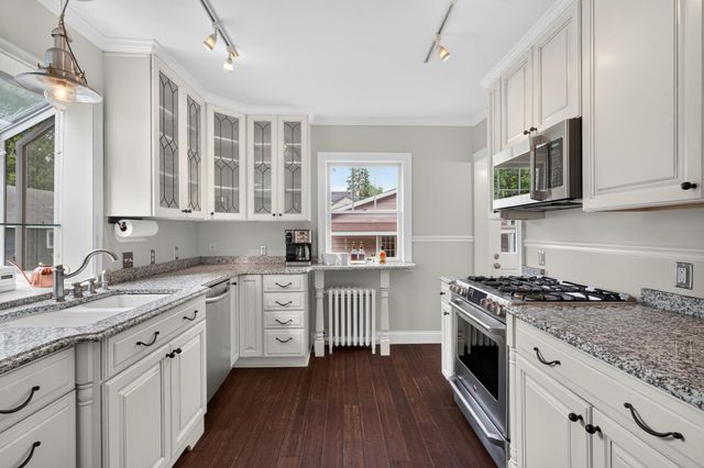 1865 Palace Avenue, Saint Paul, MN 55105