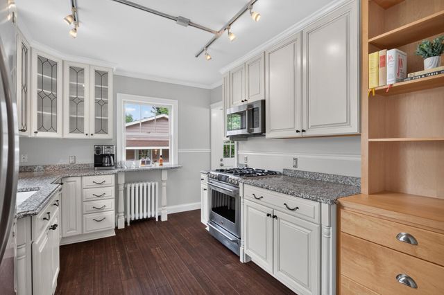 1865 Palace Avenue, Saint Paul, MN 55105