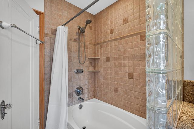 1865 Palace Avenue, Saint Paul, MN 55105