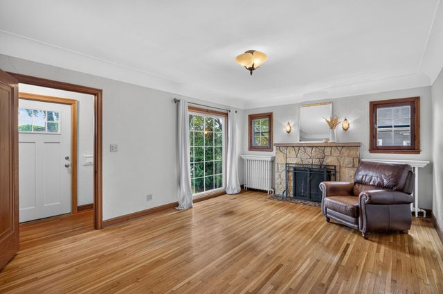 1865 Palace Avenue, Saint Paul, MN 55105