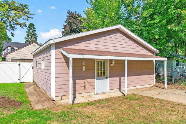 1865 Palace Avenue, Saint Paul, MN 55105