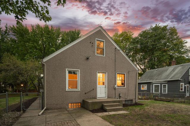 1865 Palace Avenue, Saint Paul, MN 55105