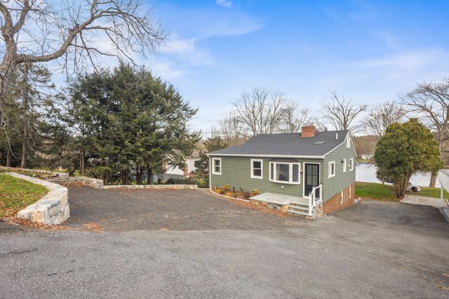 128 Ball Pond Road, New Fairfield, CT 06812