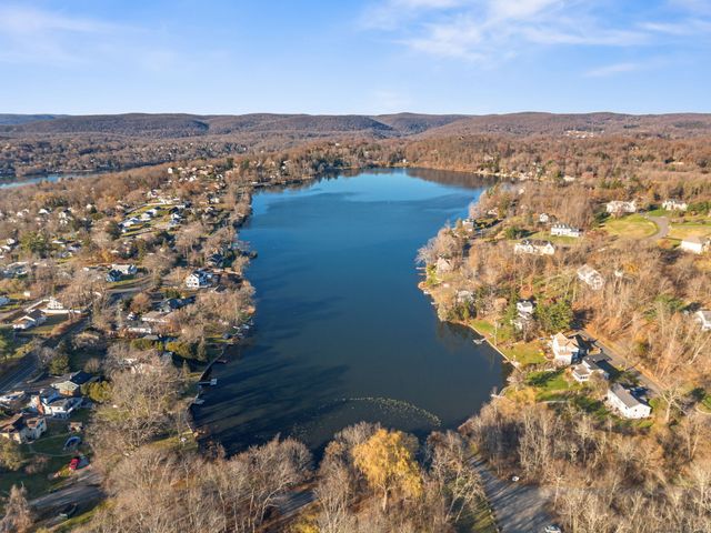 128 Ball Pond Road, New Fairfield, CT 06812