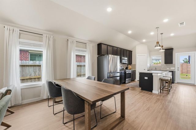 8122 Royal Breeze Drive, Cypress, TX 77433