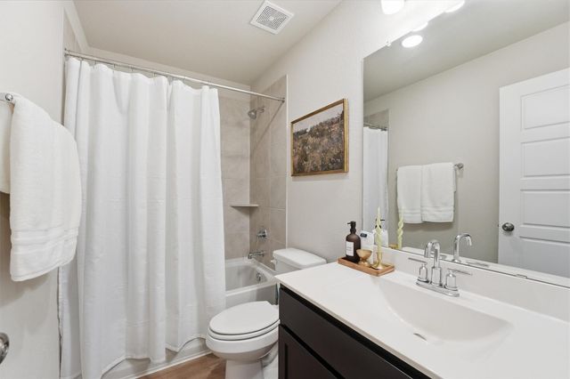 8122 Royal Breeze Drive, Cypress, TX 77433