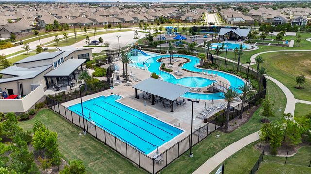 8122 Royal Breeze Drive, Cypress, TX 77433