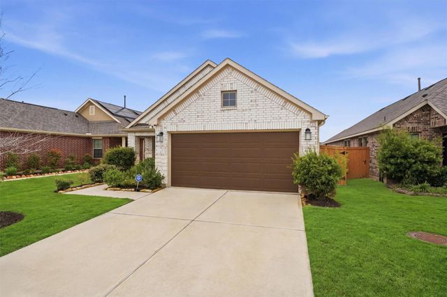 8122 Royal Breeze Drive, Cypress, TX 77433