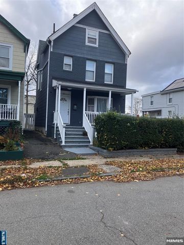21 Lake Street, East Orange, NJ 07017