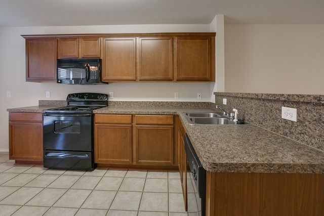 552 Crystal Springs Drive, Fort Worth, TX 76108